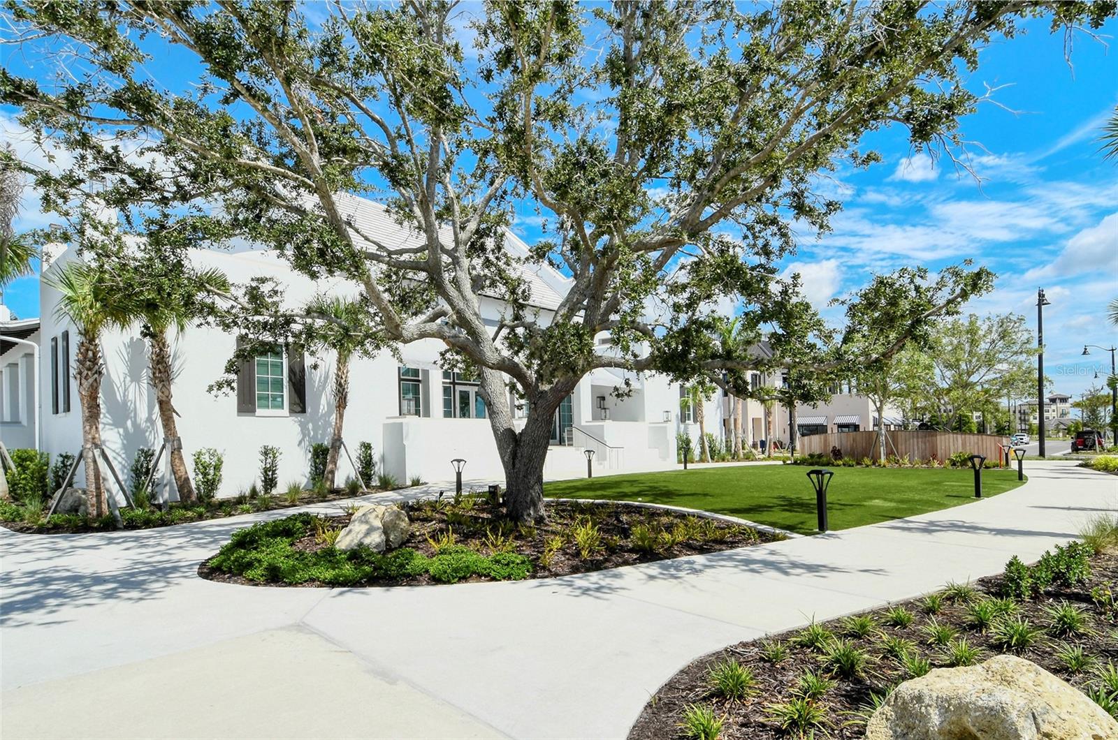 WELLEN PARK GOLF GOLF & COUNTRY CLUB - Residential Lease