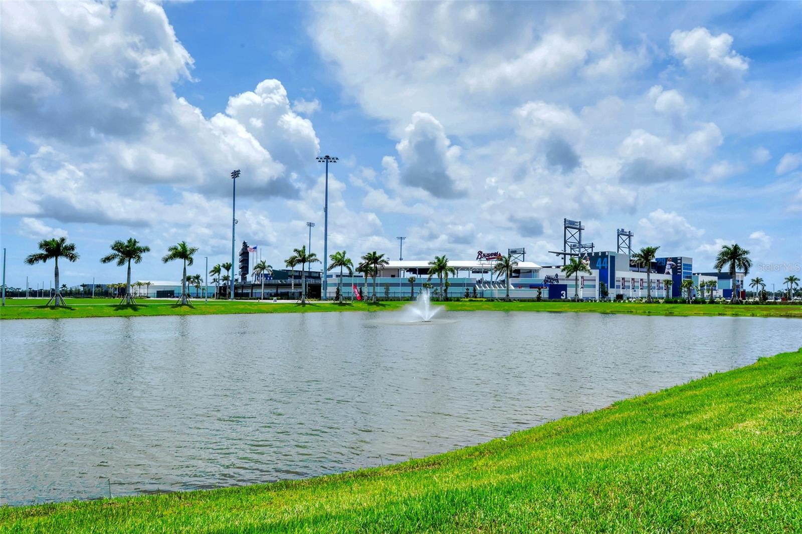 WELLEN PARK GOLF GOLF & COUNTRY CLUB - Residential Lease