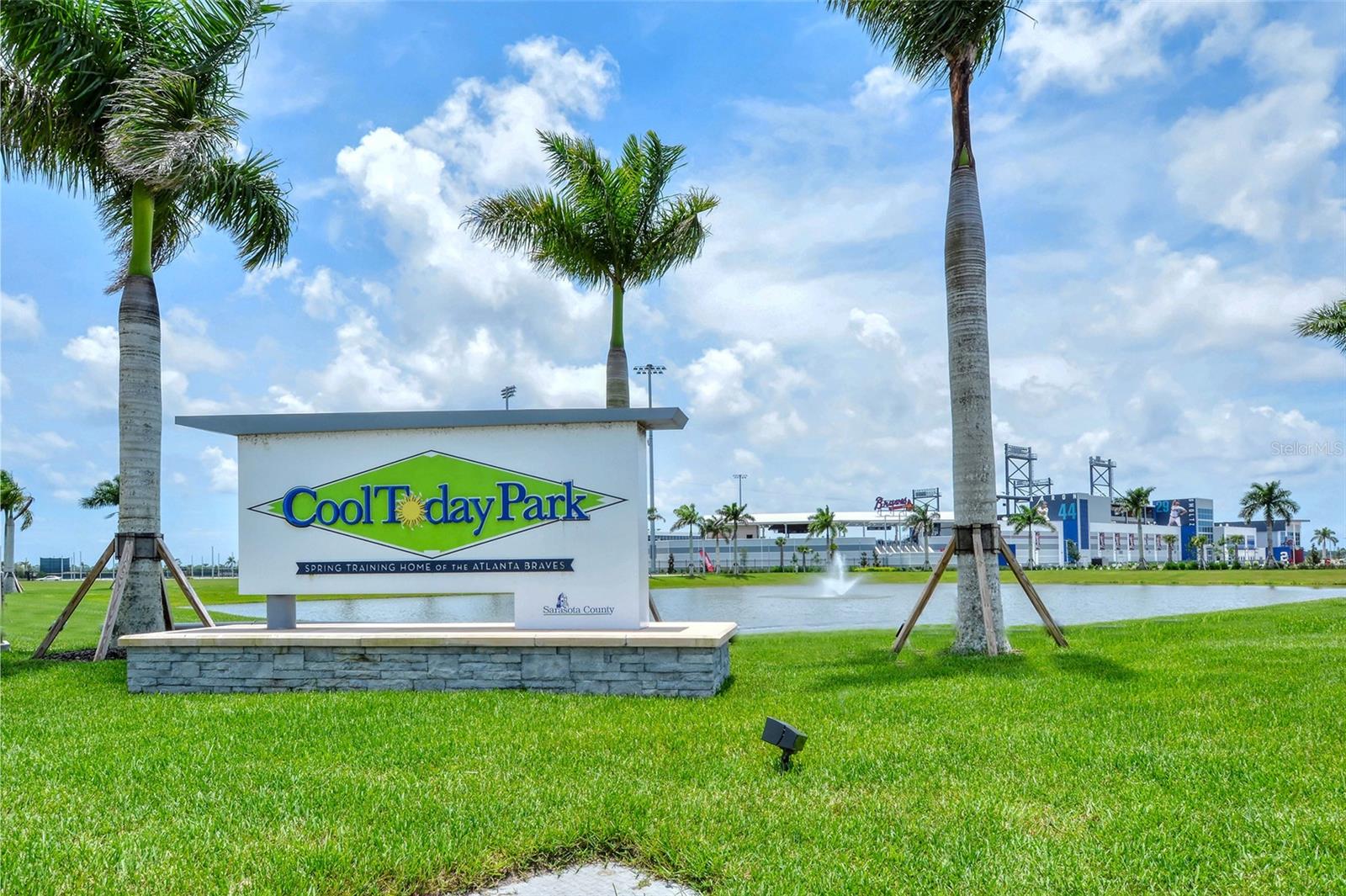 WELLEN PARK GOLF GOLF & COUNTRY CLUB - Residential Lease