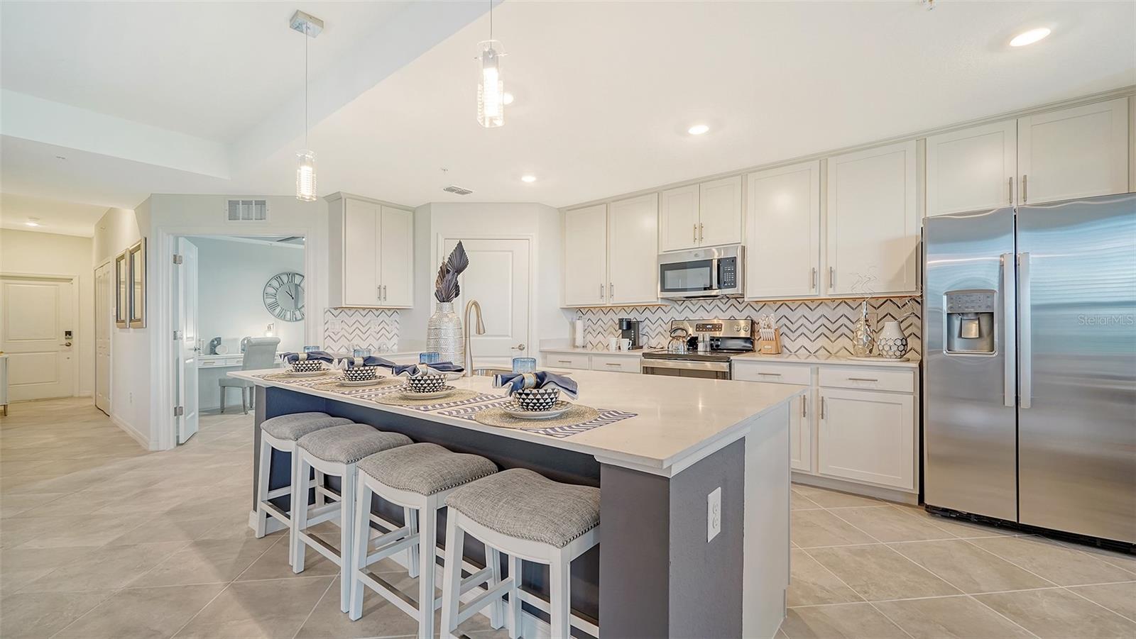 WELLEN PARK GOLF GOLF & COUNTRY CLUB - Residential Lease