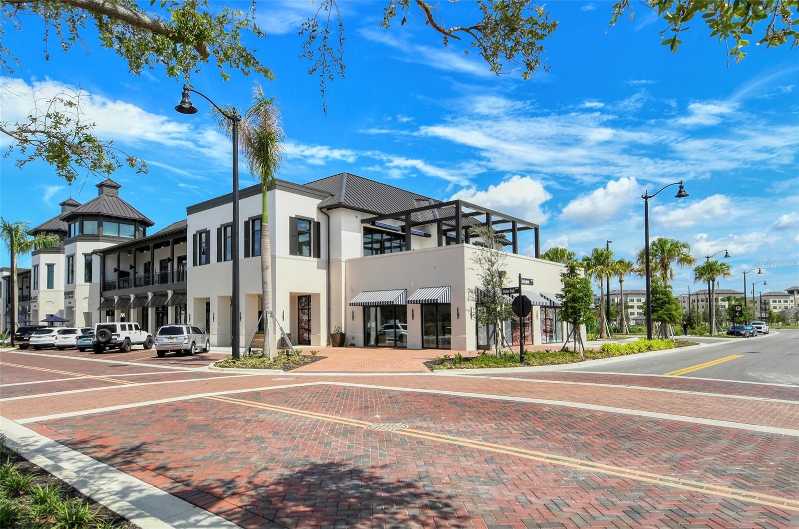 WELLEN PARK GOLF GOLF & COUNTRY CLUB - Residential Lease