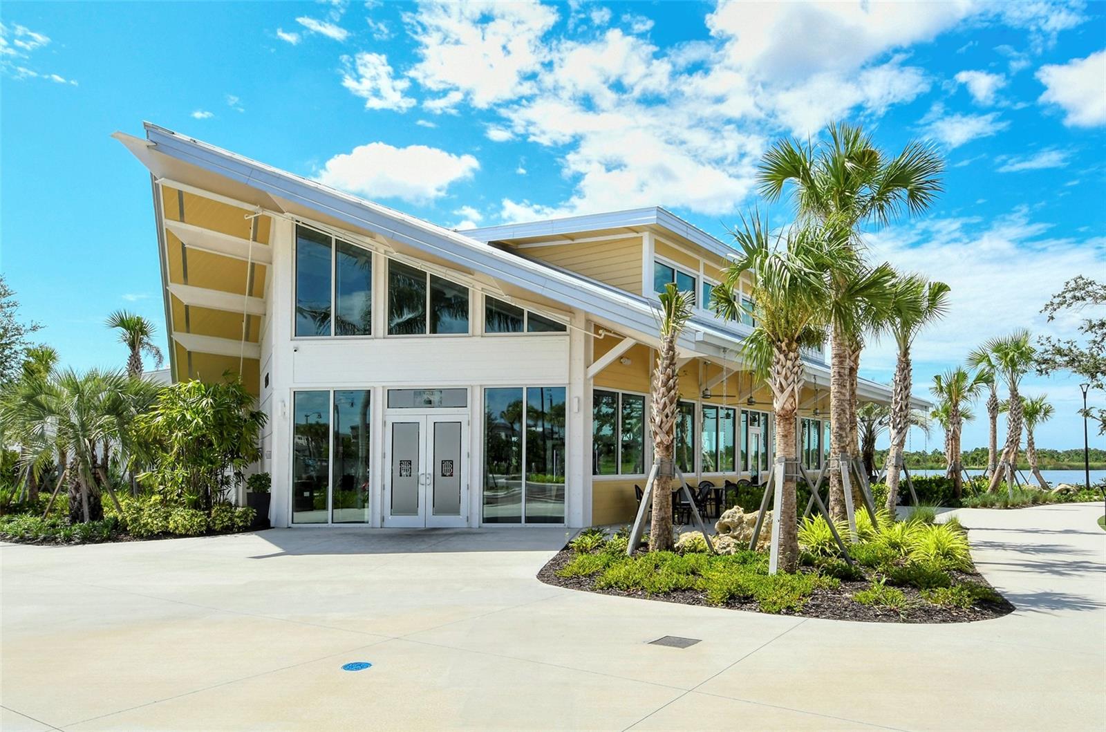 WELLEN PARK GOLF GOLF & COUNTRY CLUB - Residential Lease