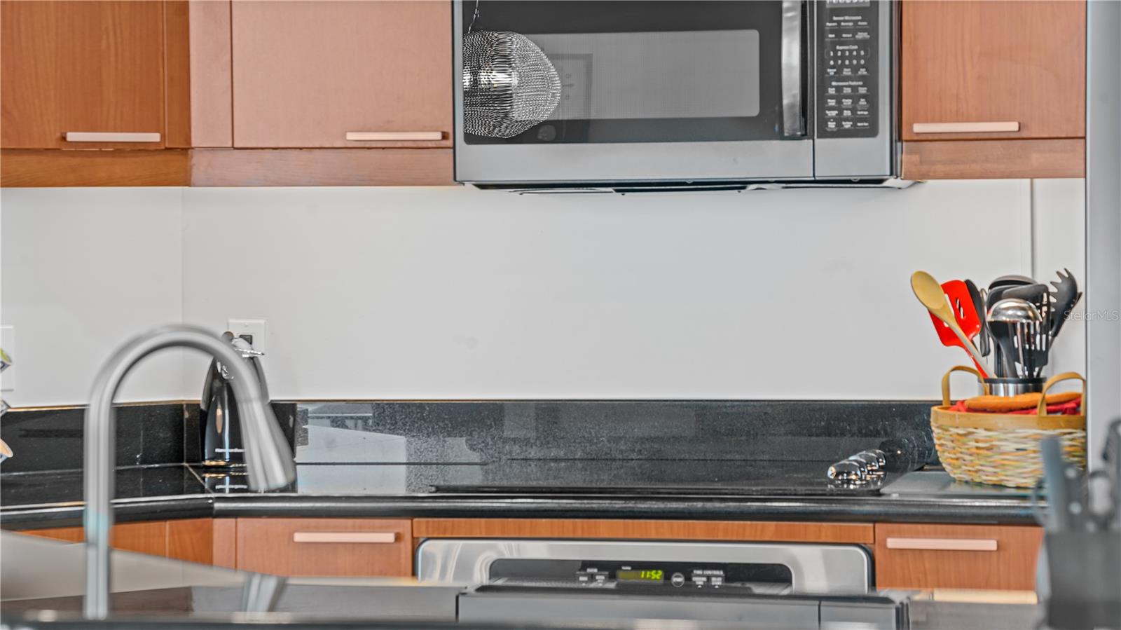 MARINA GRANDE/HALIFAX 01 - Residential