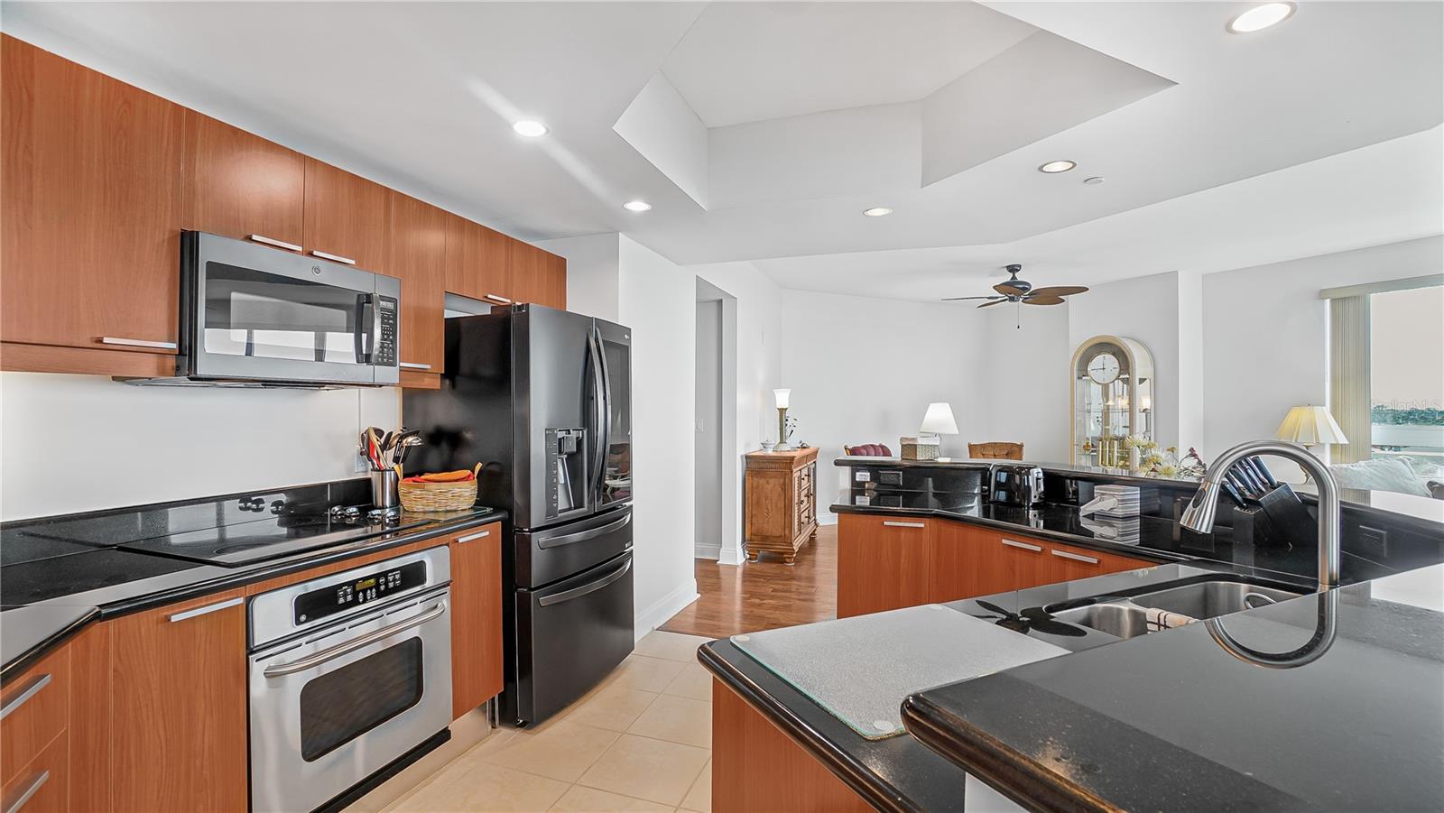 MARINA GRANDE/HALIFAX 01 - Residential