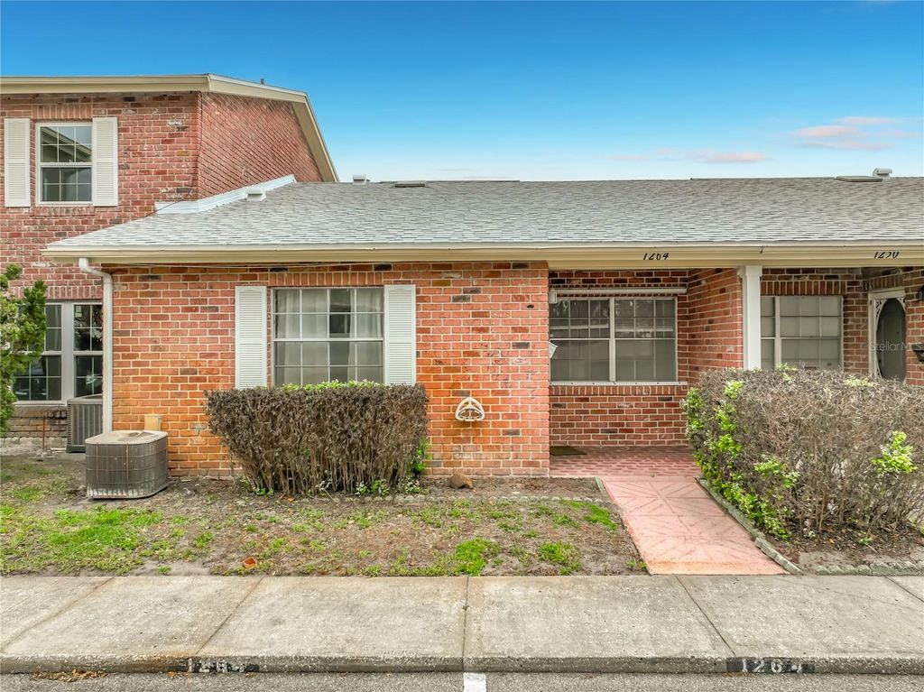 Photo of 1264 Village Way, Orlando, FL 32807 (MLS # A4686653)