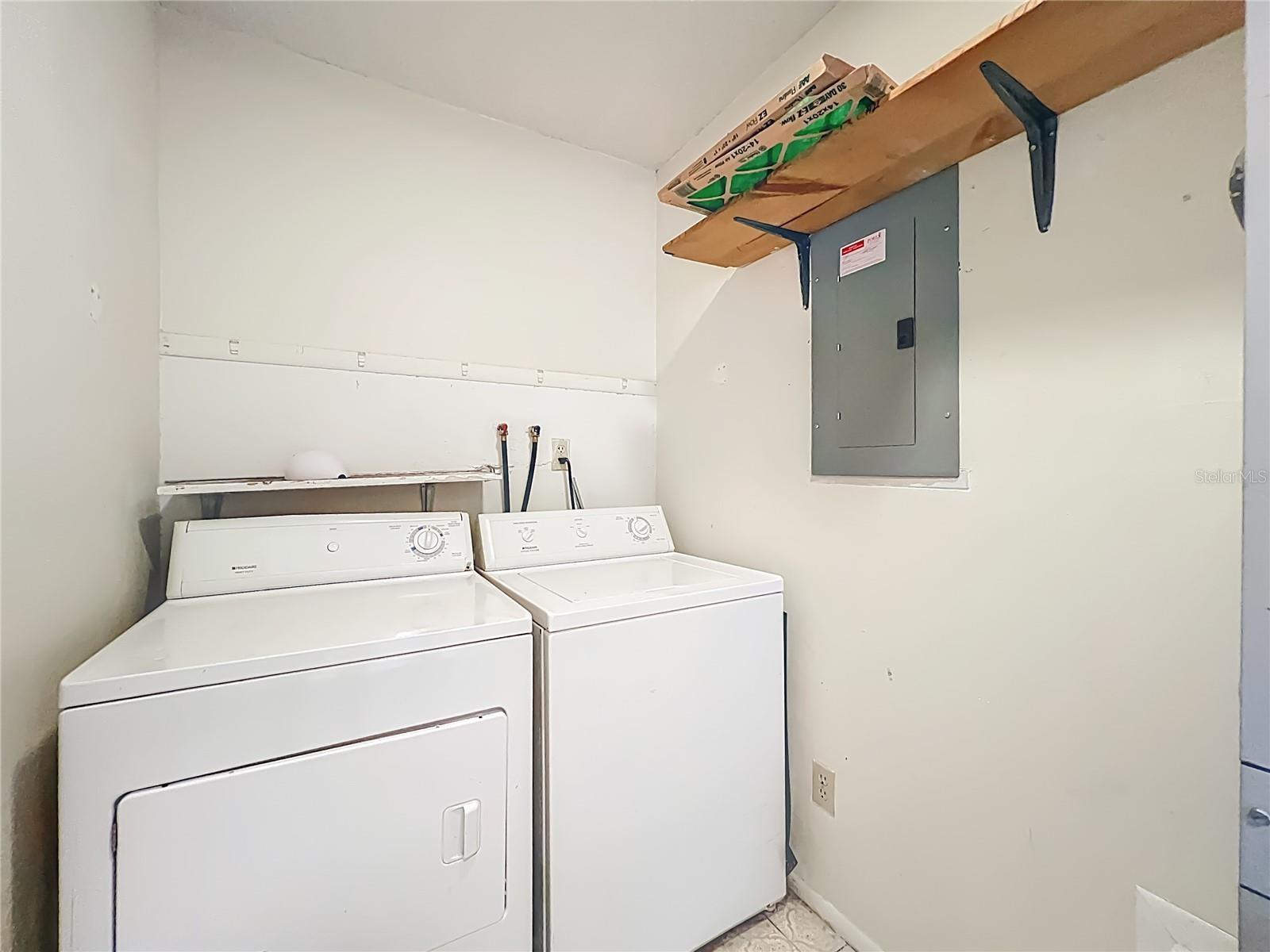 CANDLEWYCK EAST REP 01 - Residential