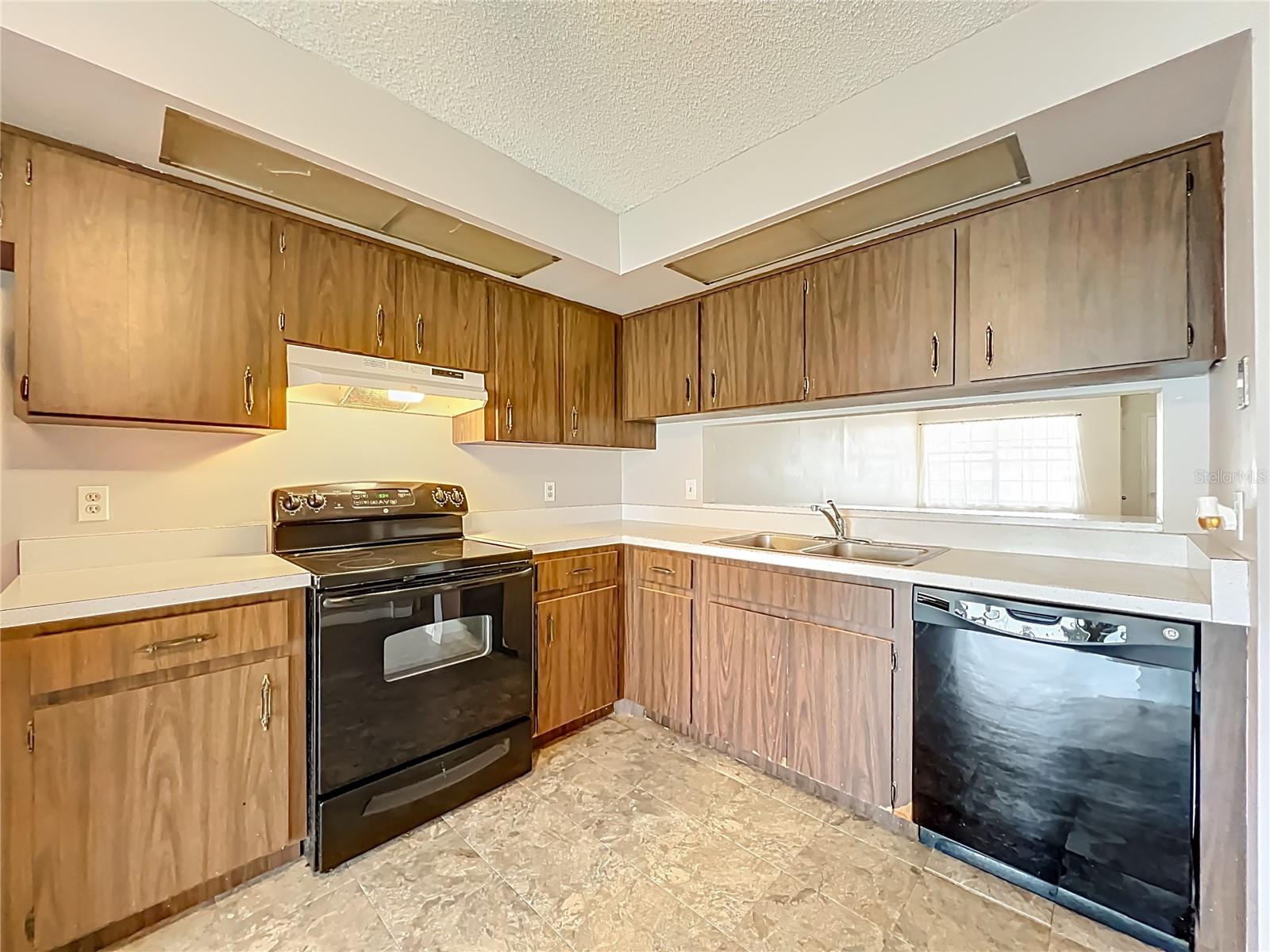 CANDLEWYCK EAST REP 01 - Residential