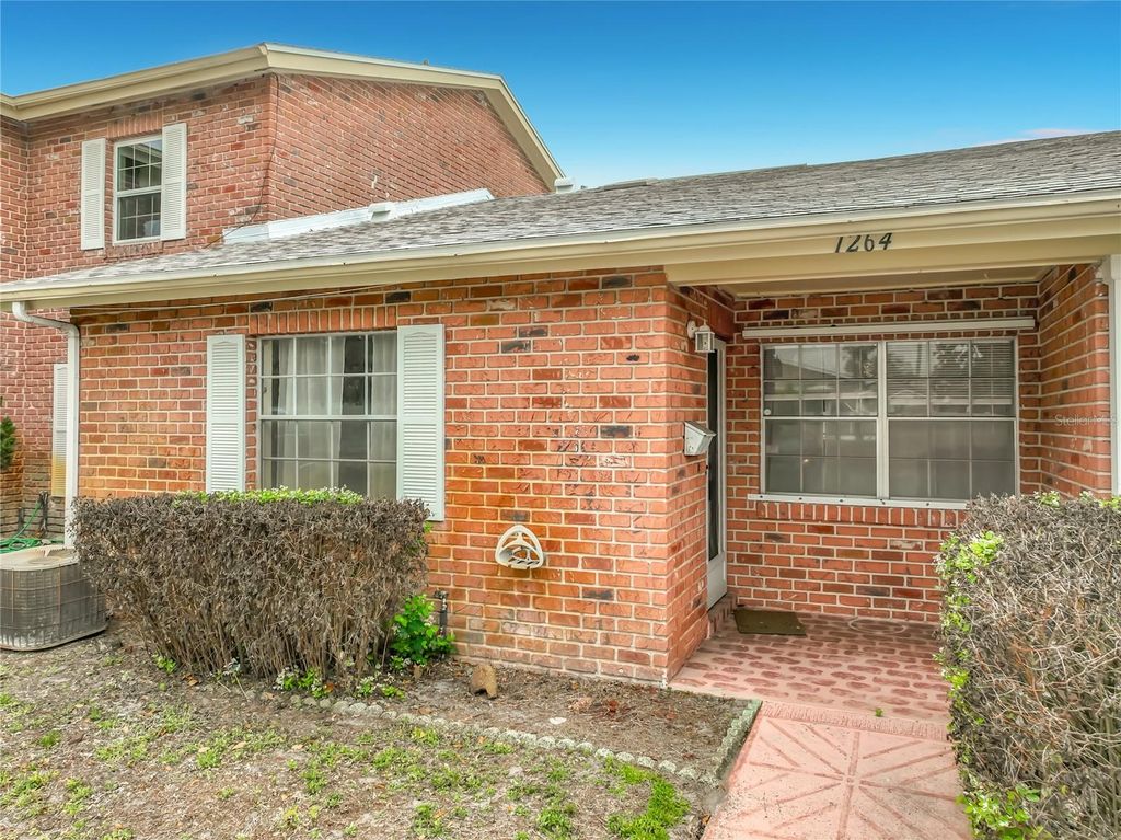 Photo of 1264 Village Way, Orlando, FL 32807 (MLS # A4686653)