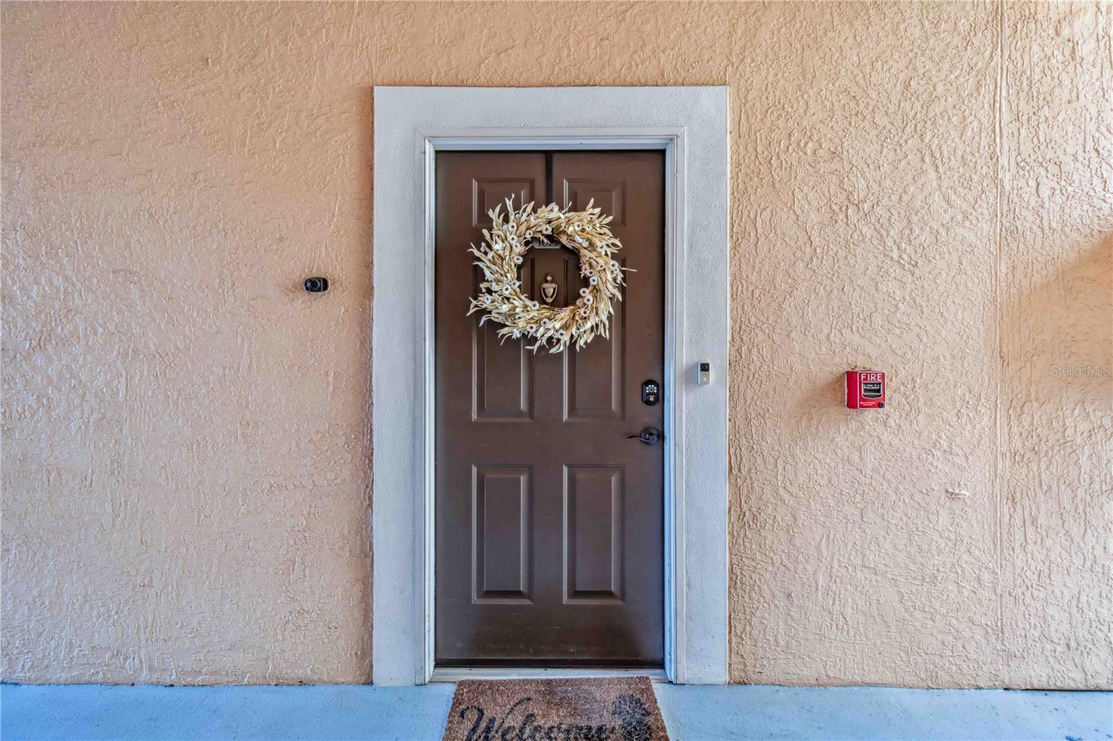 Discover your perfect home in the sought-after Bella Villino community of Palmer Ranch! This beautifully updated 2-bedroom, 2-bath condo has been completely transformed from floor to ceiling, offering a modern and move-in-ready space with thoughtful extras for comfort and convenience.
Step inside to an inviting open floor plan that seamlessly blends style and functionality. The spacious living area features a cozy electric fireplace, perfect for creating a warm ambiance, and flows into a sleek, redesigned kitchen—ideal for entertaining or unwinding. Both bedrooms are generously sized, with the master boasting its own private bath for a serene retreat.
Located in the heart of Sarasota’s Palmer Ranch, Bella Villino offers a resort-style lifestyle with amenities like a sparkling pool, fitness center, and lush surroundings—all just minutes from pristine beaches, top-rated schools, and the vibrant shopping and dining of Sarasota.
Don’t miss this opportunity to lease a like-new condo with premium upgrades in one of the area’s most desirable communities! Contact us today to schedule a viewing of this stunning rental. Act fast—this gem won’t last long!