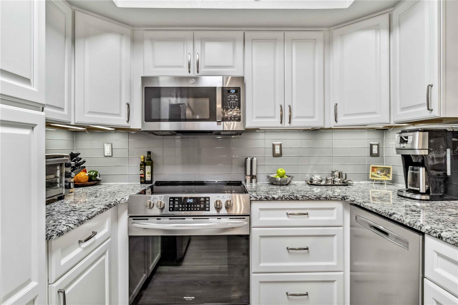 BELLA VILLINO - Residential Lease