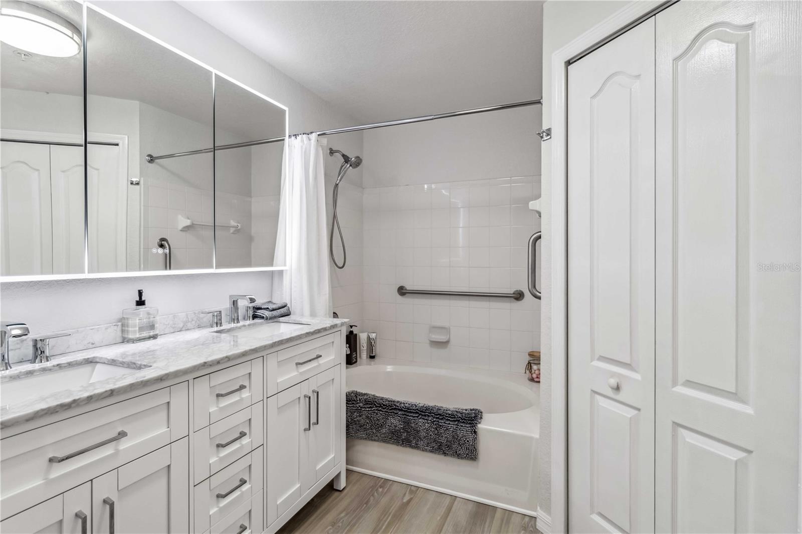BELLA VILLINO - Residential Lease