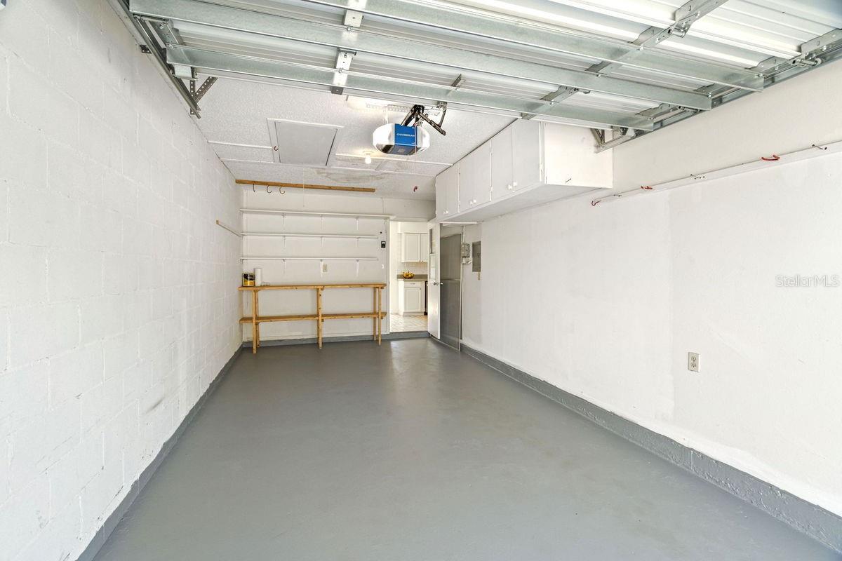 HEATHER HILL APTS - Residential