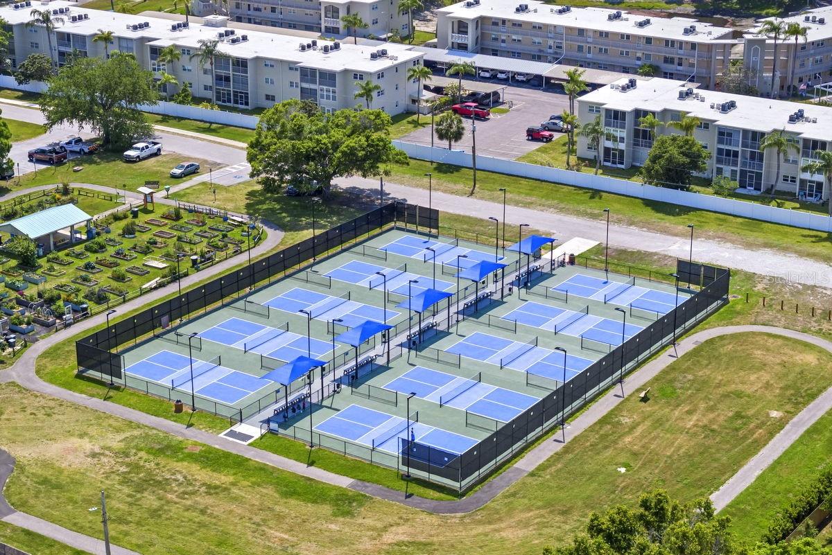 HEATHER HILL APTS - Residential