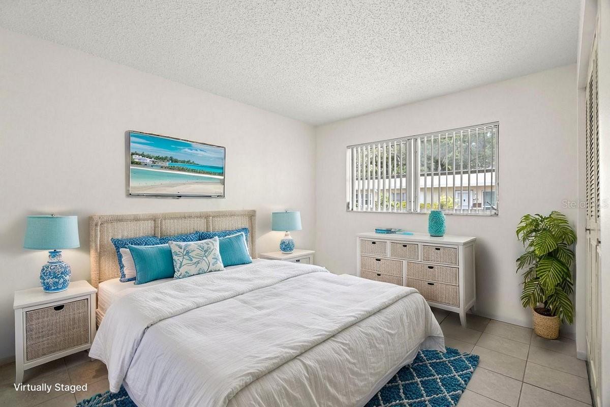 HEATHER HILL APTS - Residential