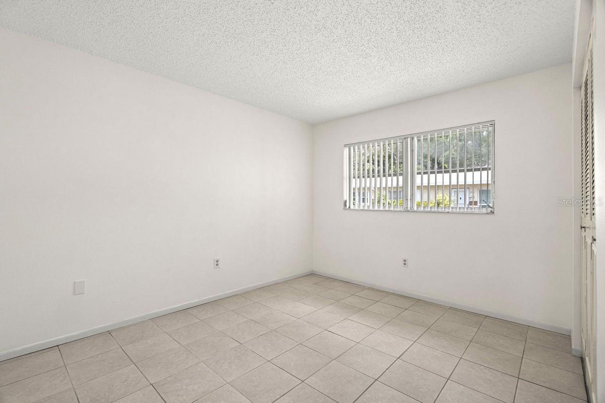 HEATHER HILL APTS - Residential