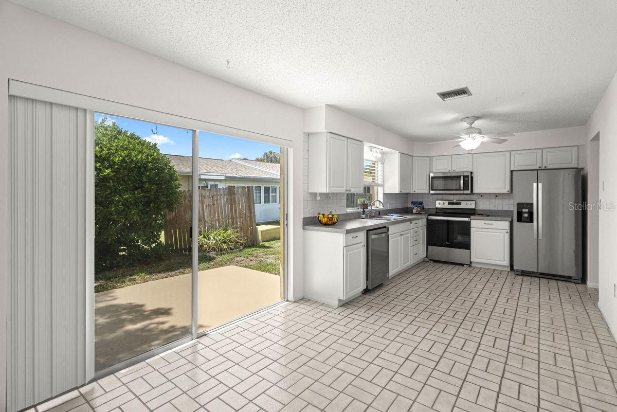 HEATHER HILL APTS - Residential