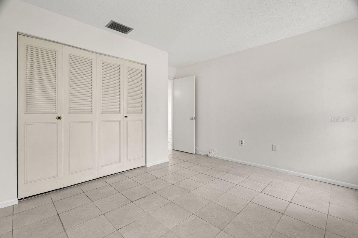 HEATHER HILL APTS - Residential