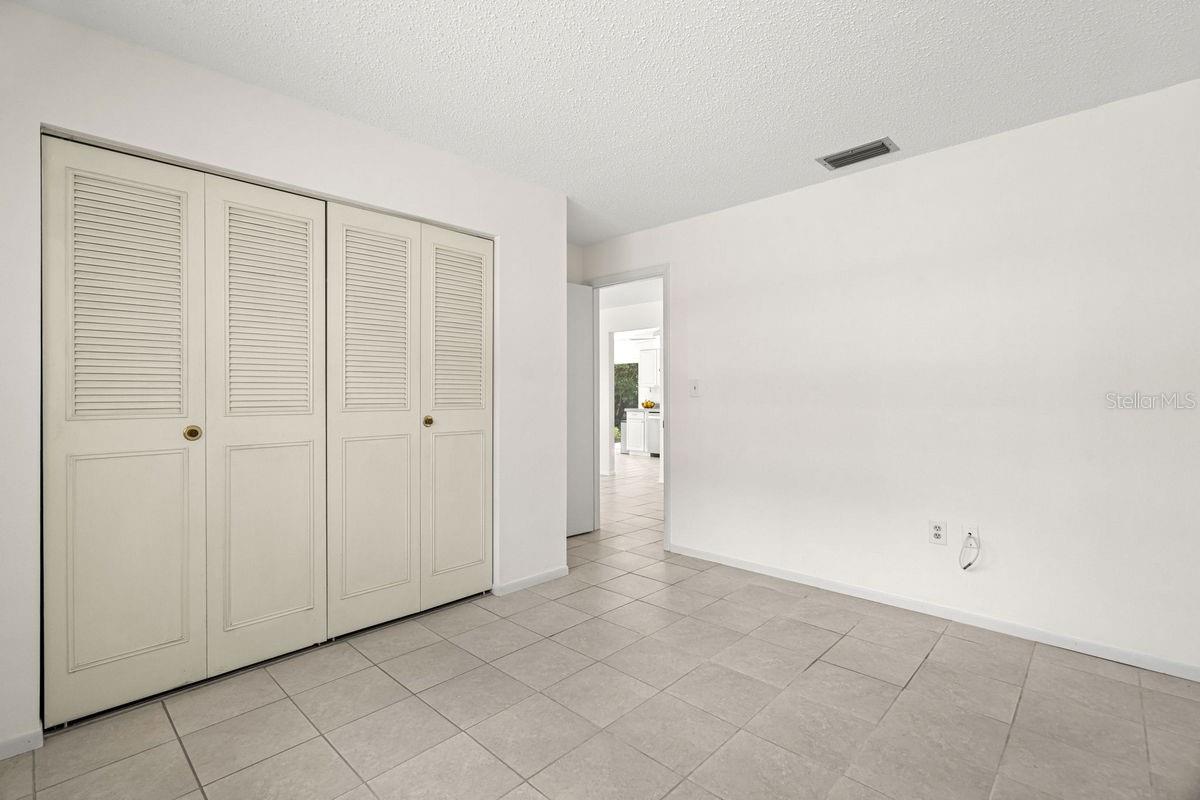 HEATHER HILL APTS - Residential