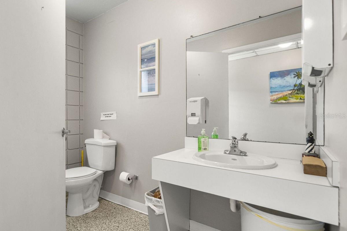 HEATHER HILL APTS - Residential