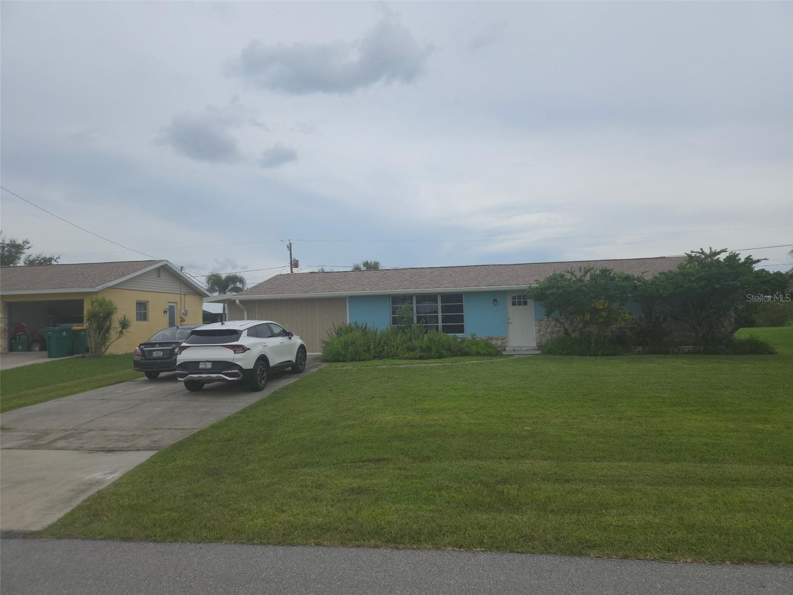 1st month and $500 security deposit will get you moved in!!!
Fully updated 2-bedroom, 2-bathroom + bonus room that can be used as a bed room or office. home featuring an updated kitchen, spacious living areas, and a comfortable layout. Conveniently located near schools, shopping, and dining, this move-in-ready home is perfect for families or anyone looking for a great place in Port Charlotte.
Pets allowed.
tenant responsible for utilities