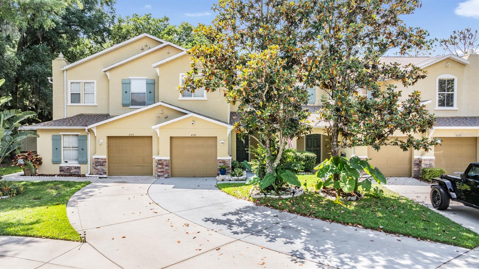 View TAMPA, FL 33610 townhome