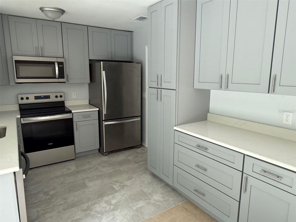 Photo of 8 Algiers Avenue, Winter Springs, FL 32708 (MLS # R4909873)