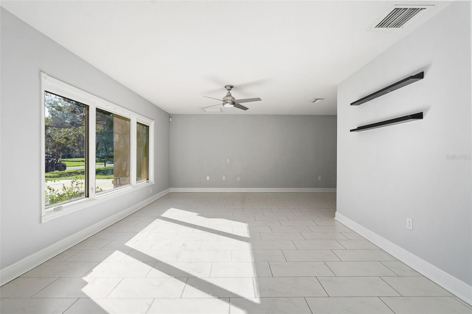 490 WOODLAND DRIVE