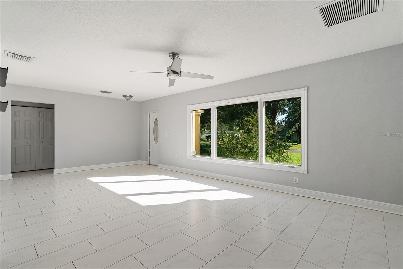 490 WOODLAND DRIVE