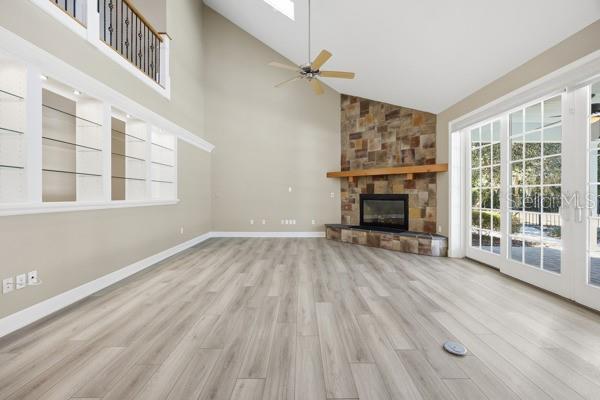 SOUTH POINT - Residential