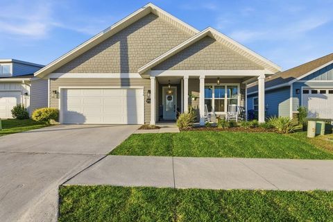 Photo of 15756 NW 126 Lane, Alachua, FL 32615 (MLS # GC534977)