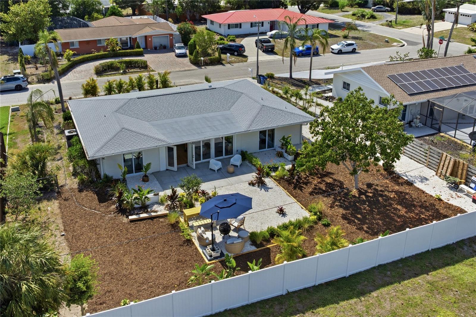 SOUTH GATE MANOR - Residential
