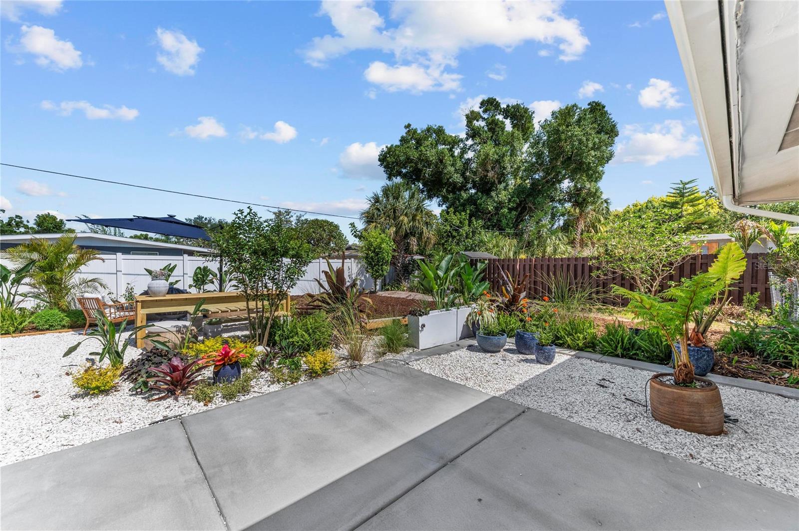 SOUTH GATE MANOR - Residential