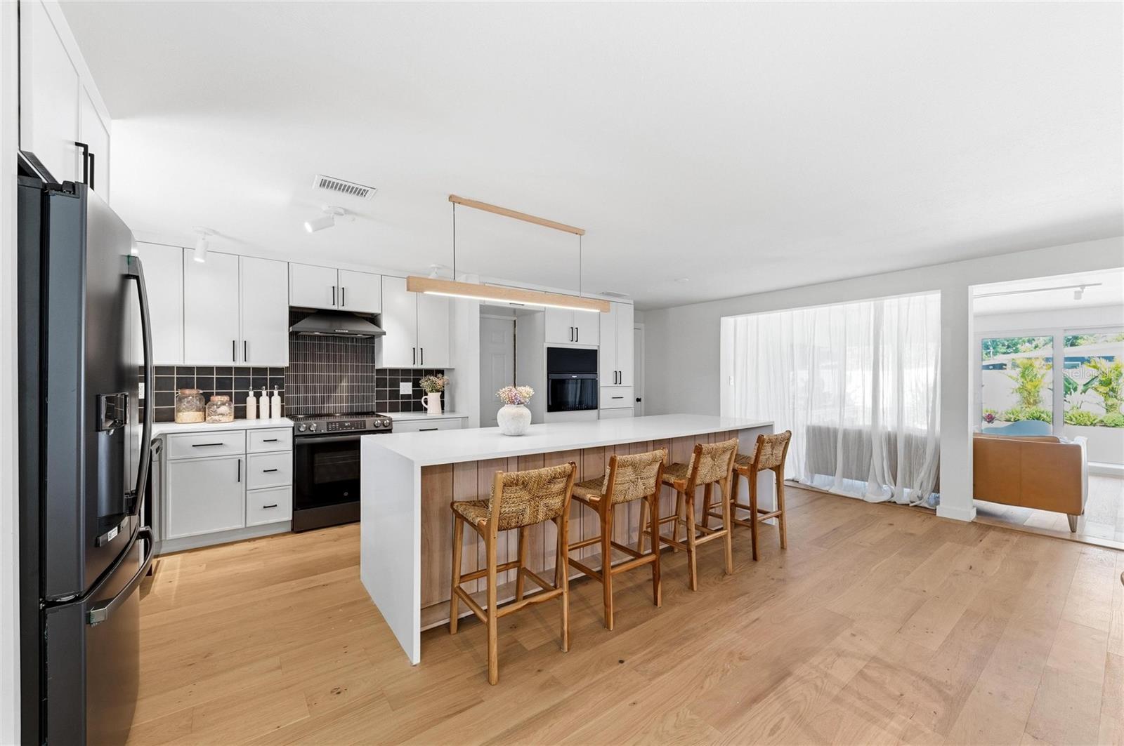 SOUTH GATE MANOR - Residential