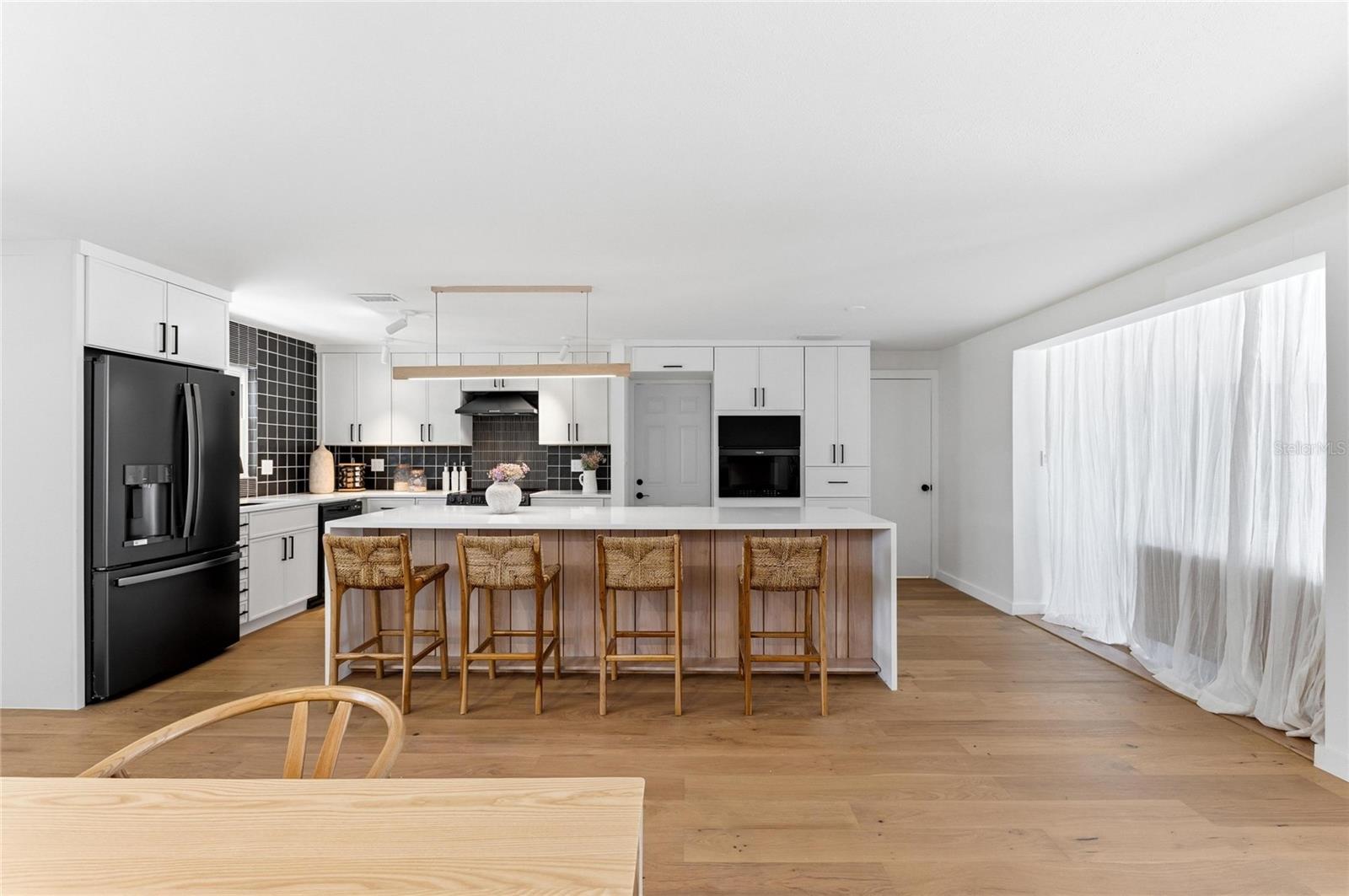 SOUTH GATE MANOR - Residential