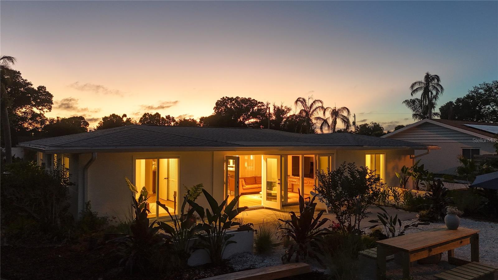 SOUTH GATE MANOR - Residential