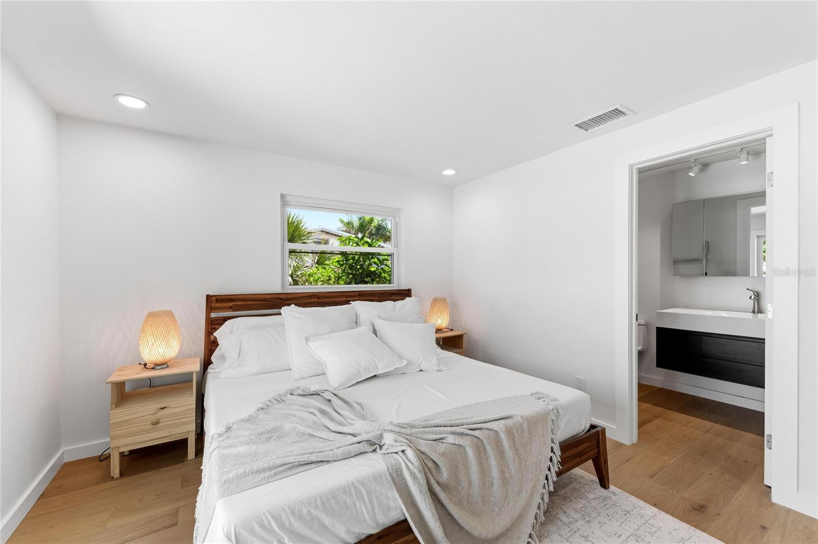 SOUTH GATE MANOR - Residential