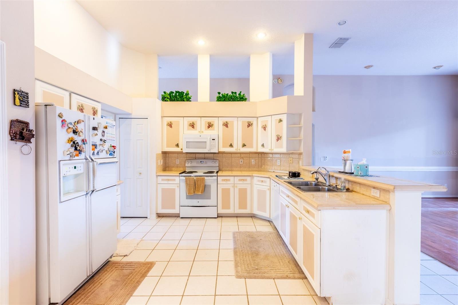 WOODBRIDGE LAKES UNIT 1 - Residential Lease