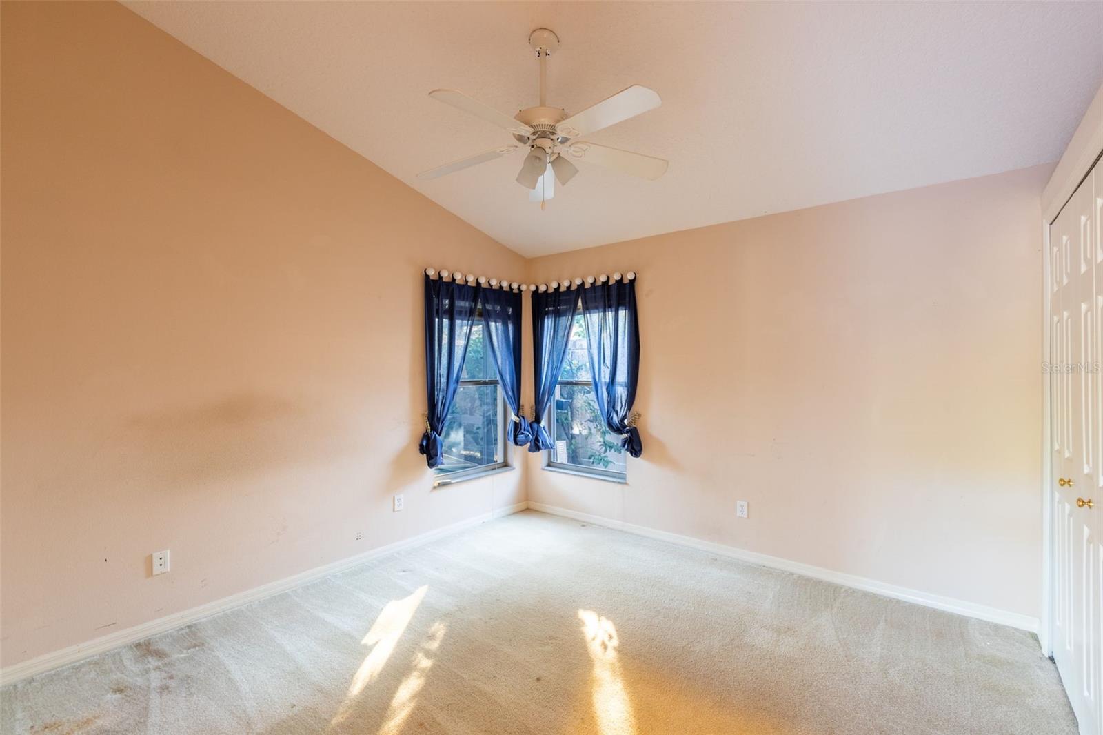 WOODBRIDGE LAKES UNIT 1 - Residential Lease