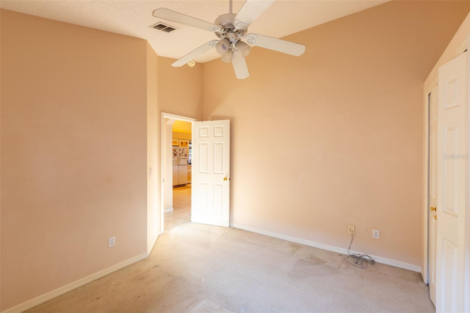 WOODBRIDGE LAKES UNIT 1 - Residential Lease