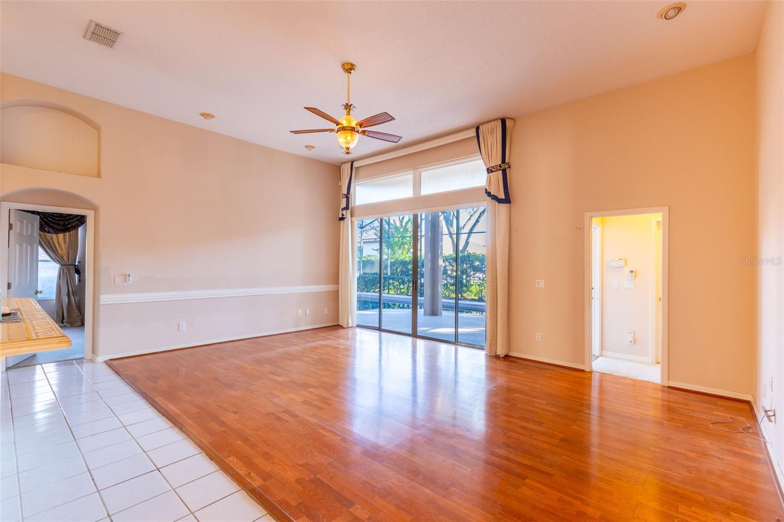 WOODBRIDGE LAKES UNIT 1 - Residential Lease