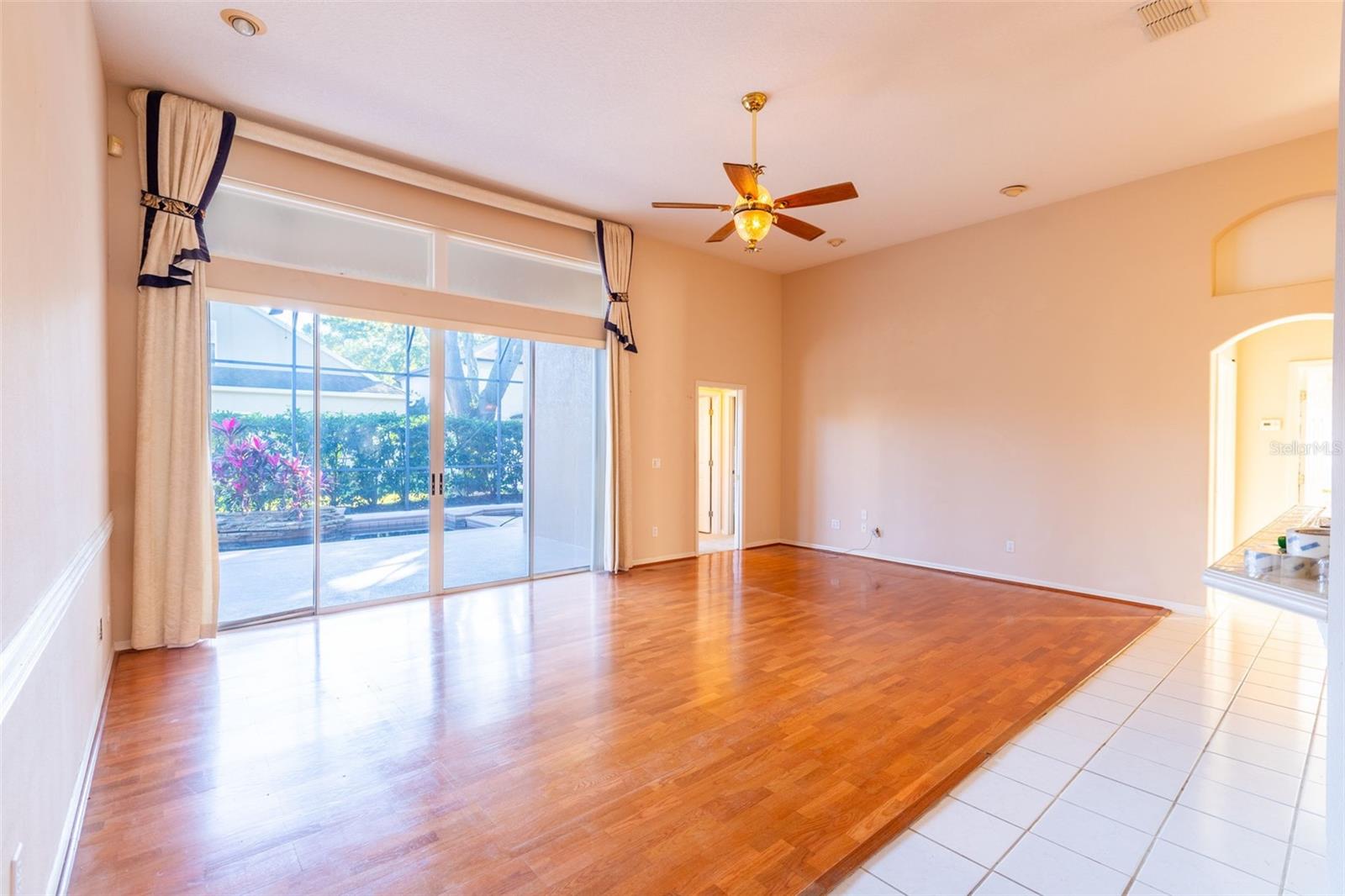 WOODBRIDGE LAKES UNIT 1 - Residential Lease