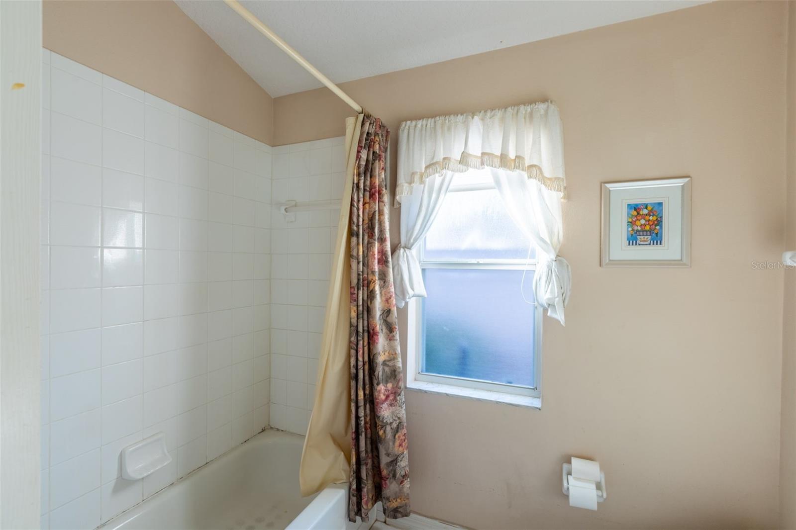 WOODBRIDGE LAKES UNIT 1 - Residential Lease