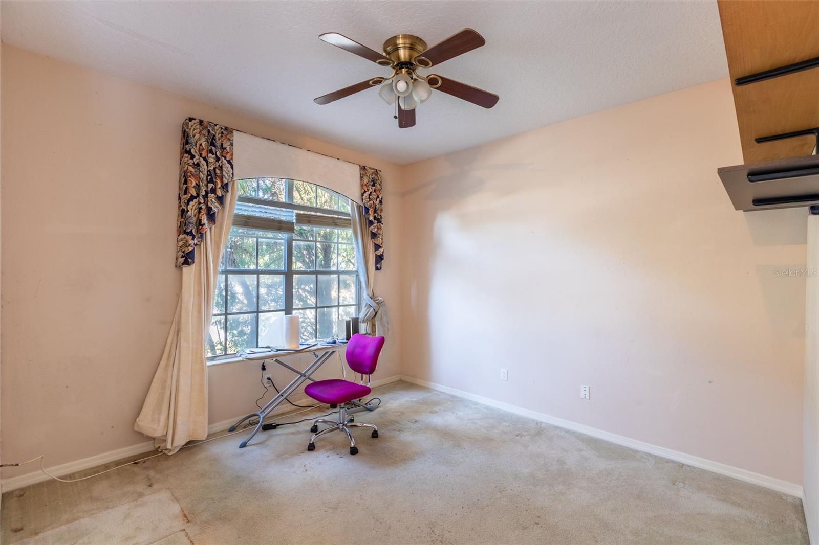 WOODBRIDGE LAKES UNIT 1 - Residential Lease