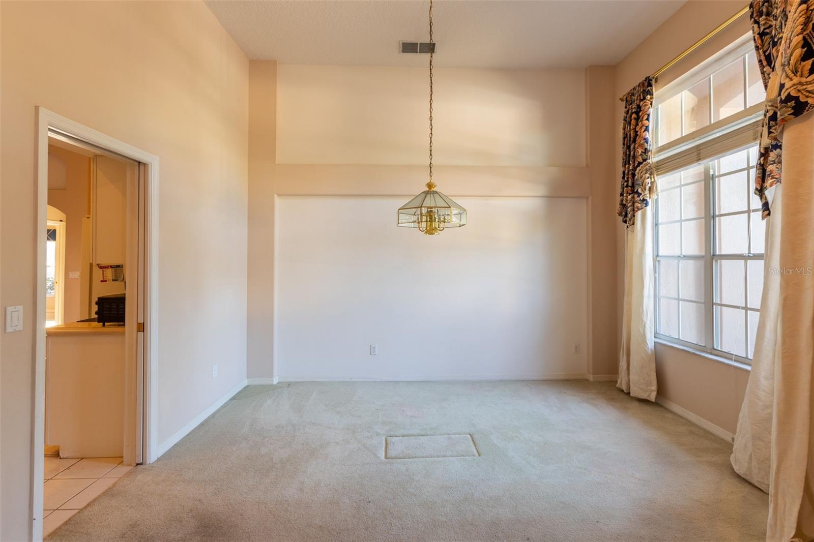 WOODBRIDGE LAKES UNIT 1 - Residential Lease