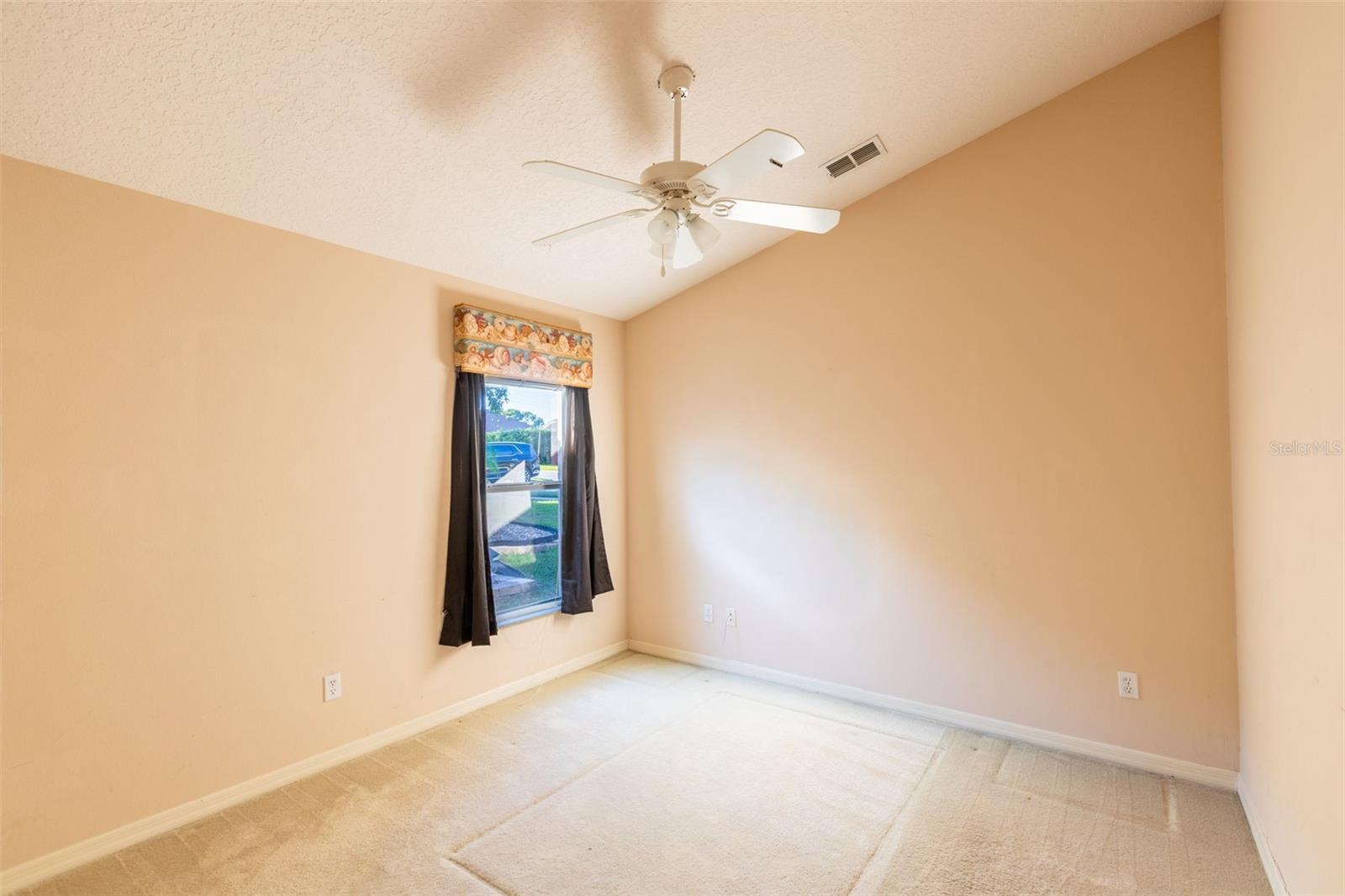 WOODBRIDGE LAKES UNIT 1 - Residential Lease