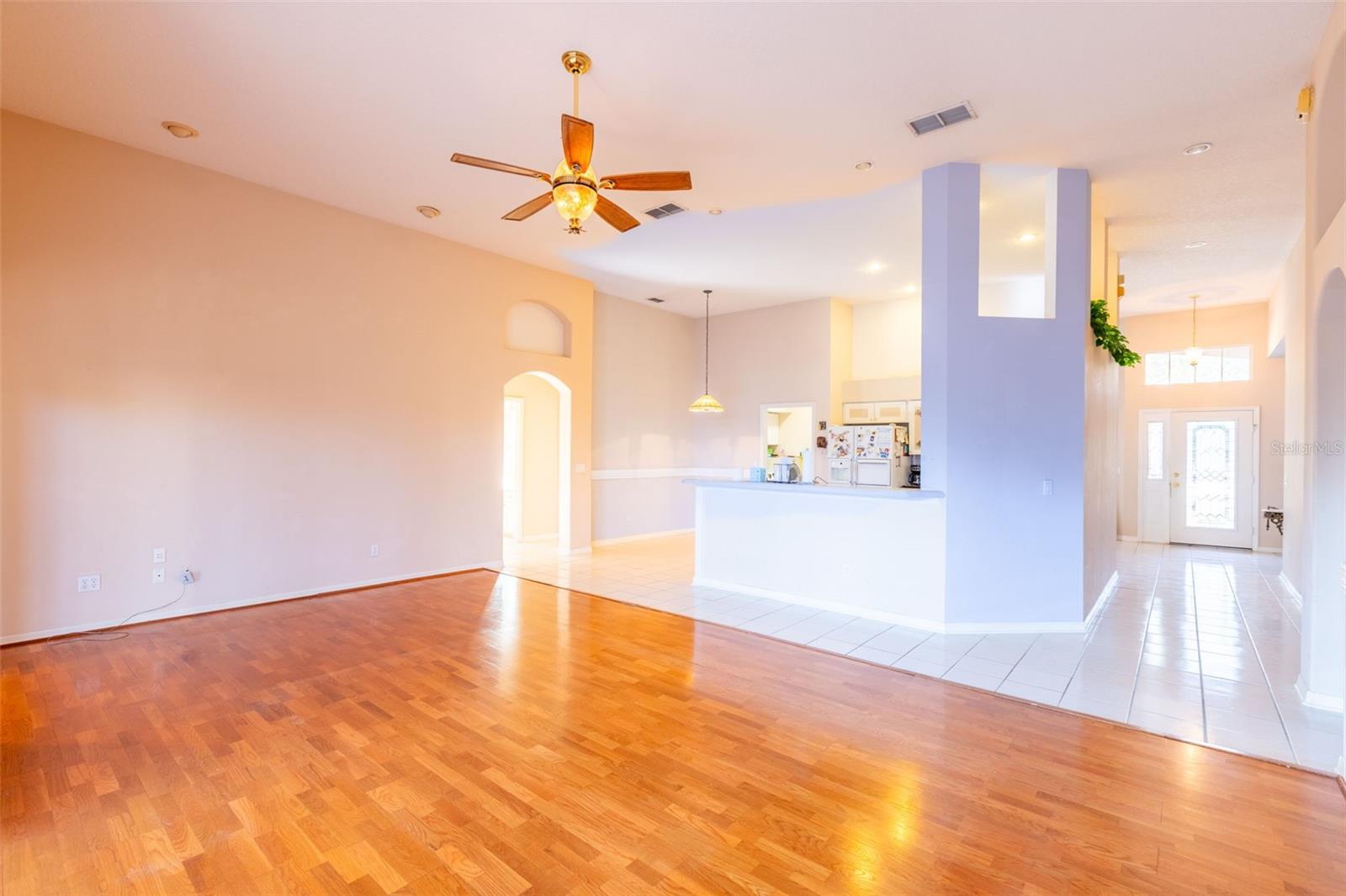 WOODBRIDGE LAKES UNIT 1 - Residential Lease