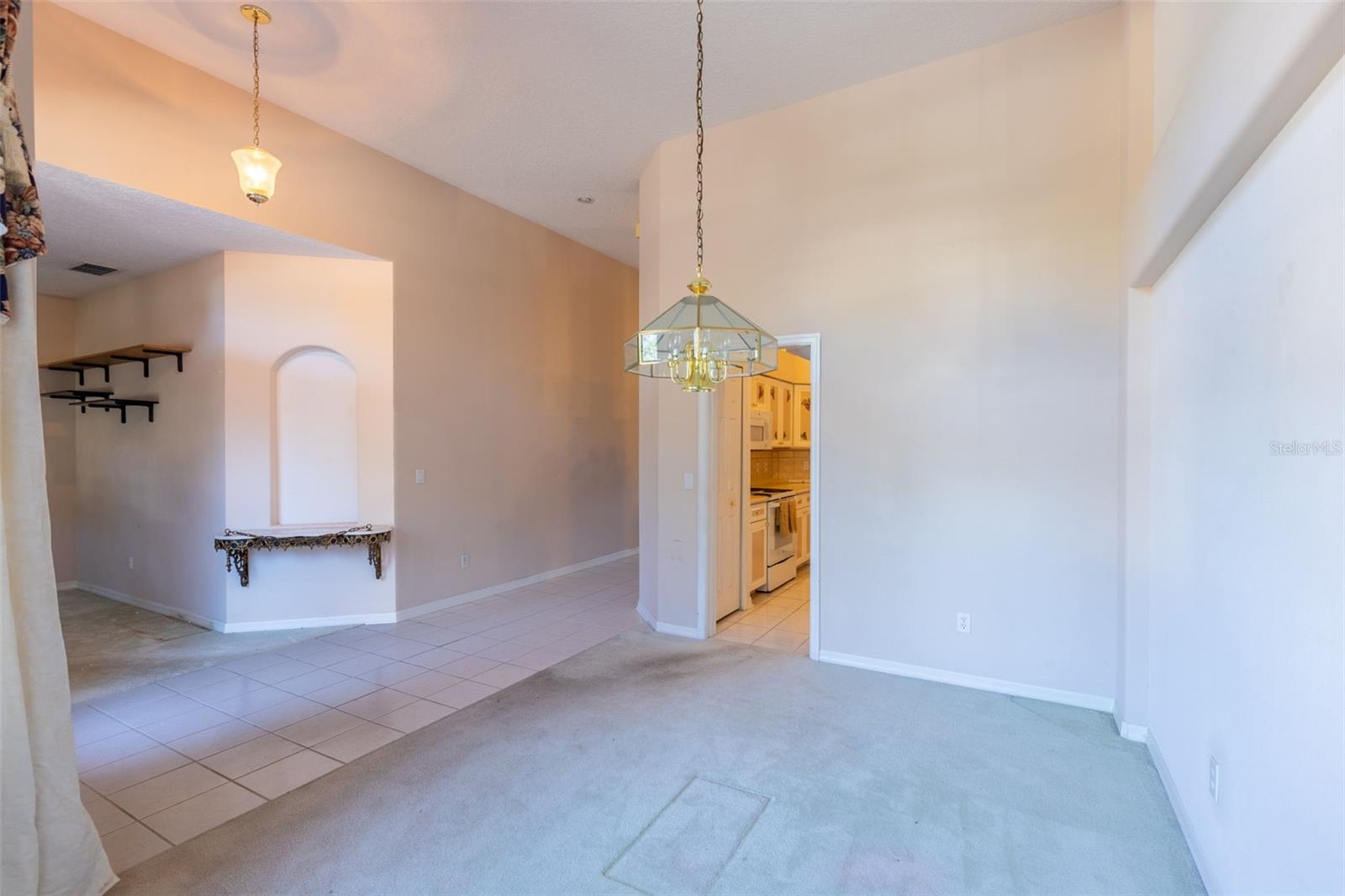 WOODBRIDGE LAKES UNIT 1 - Residential Lease