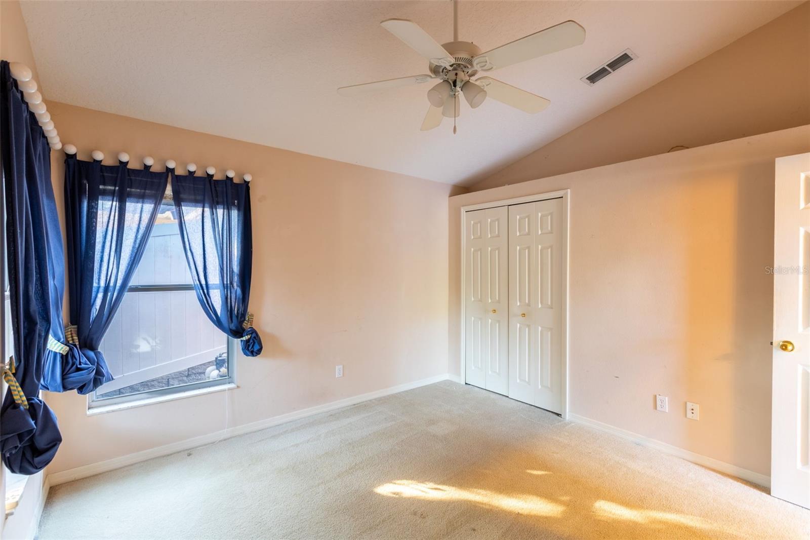 WOODBRIDGE LAKES UNIT 1 - Residential Lease