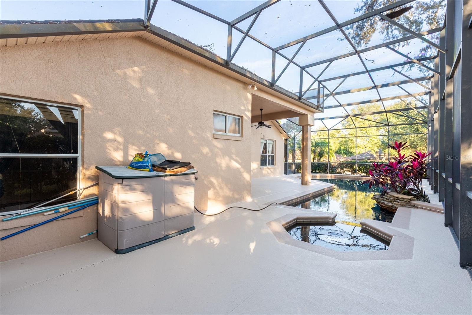 WOODBRIDGE LAKES UNIT 1 - Residential Lease