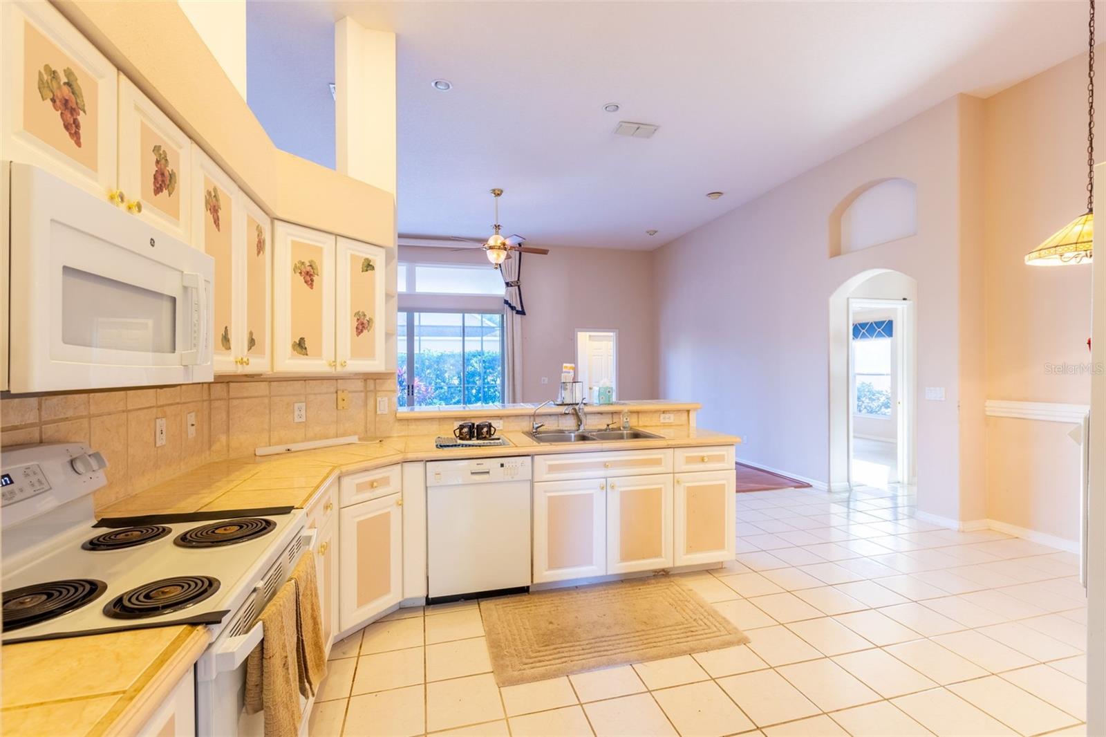 WOODBRIDGE LAKES UNIT 1 - Residential Lease